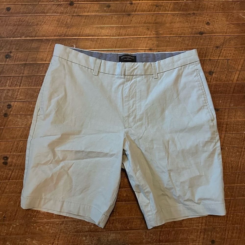 Banana Republic Aiden 34 flat front chino Club short